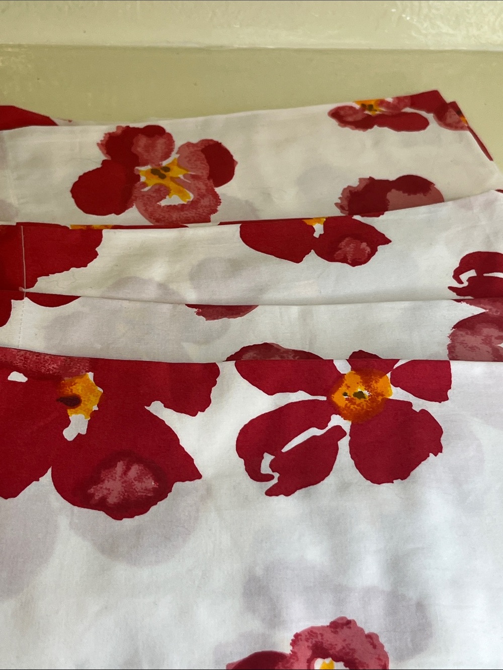 Vintage, Retired, Pottery Barn Set of 4 Vibrant Red Poppy Napkins- 100% Cotton
